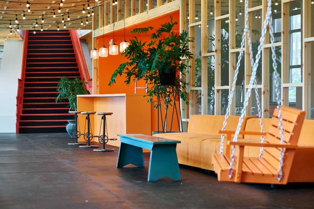 espace de travail mile end montreal orange